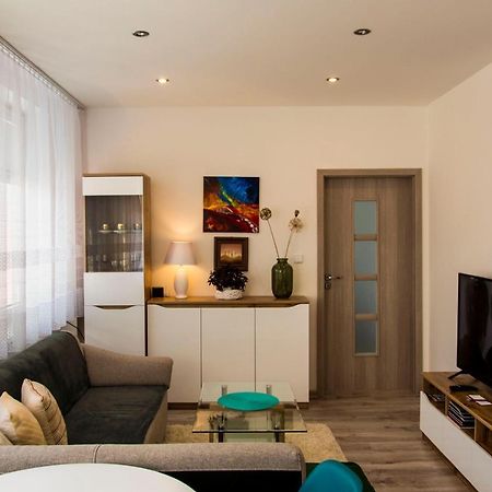 Maytex - Ubytovanie V 46M2 Apartmane S Balkonom Ліптовський Мікулаш Екстер'єр фото