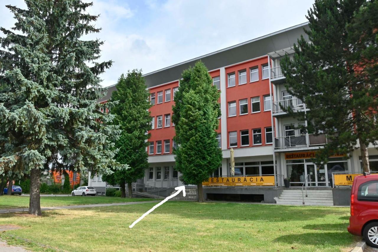 Maytex - Ubytovanie V 46M2 Apartmane S Balkonom Ліптовський Мікулаш Екстер'єр фото