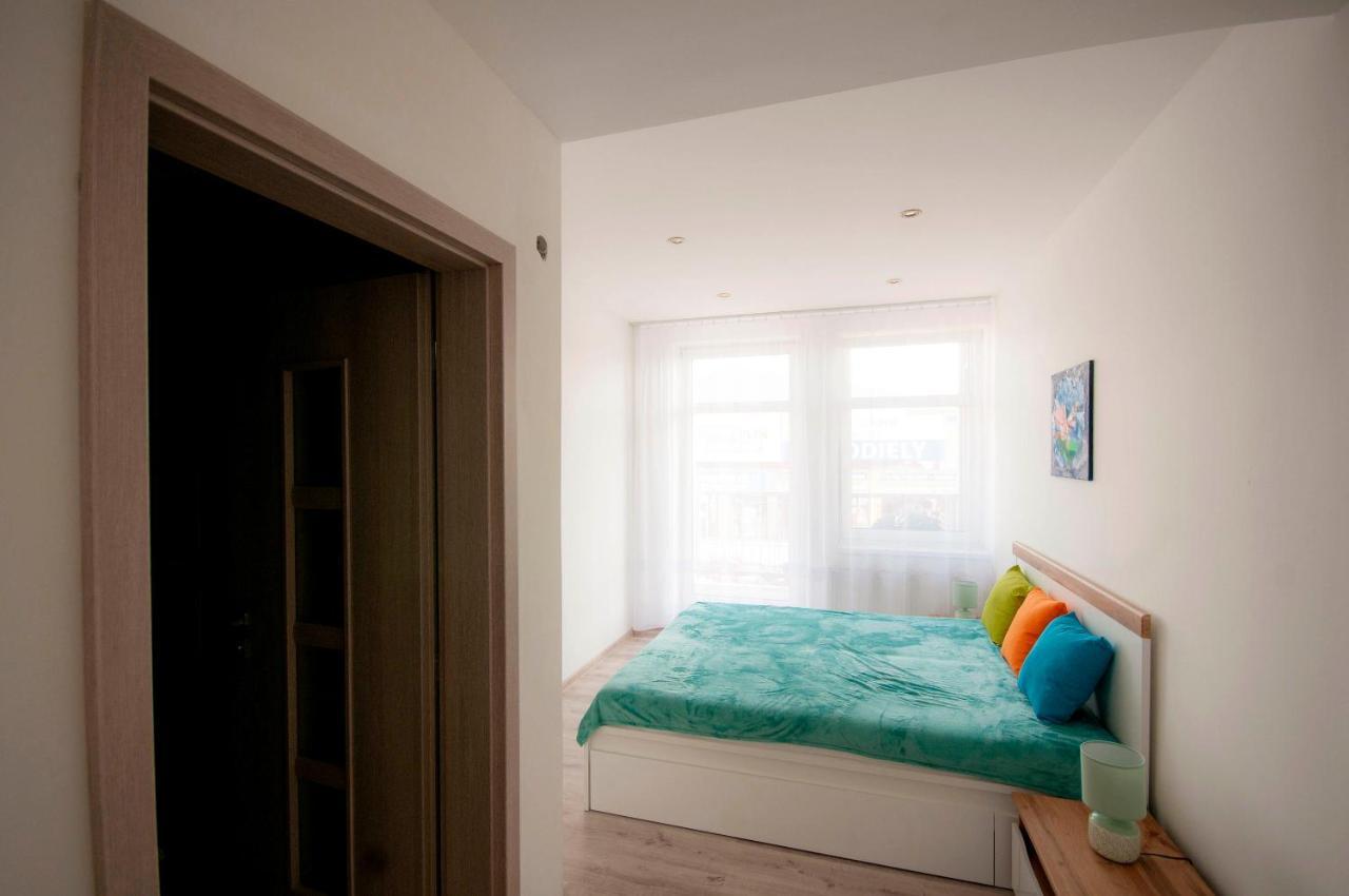 Maytex - Ubytovanie V 46M2 Apartmane S Balkonom Ліптовський Мікулаш Екстер'єр фото